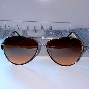 Tahari Womens Gold Sunglasses